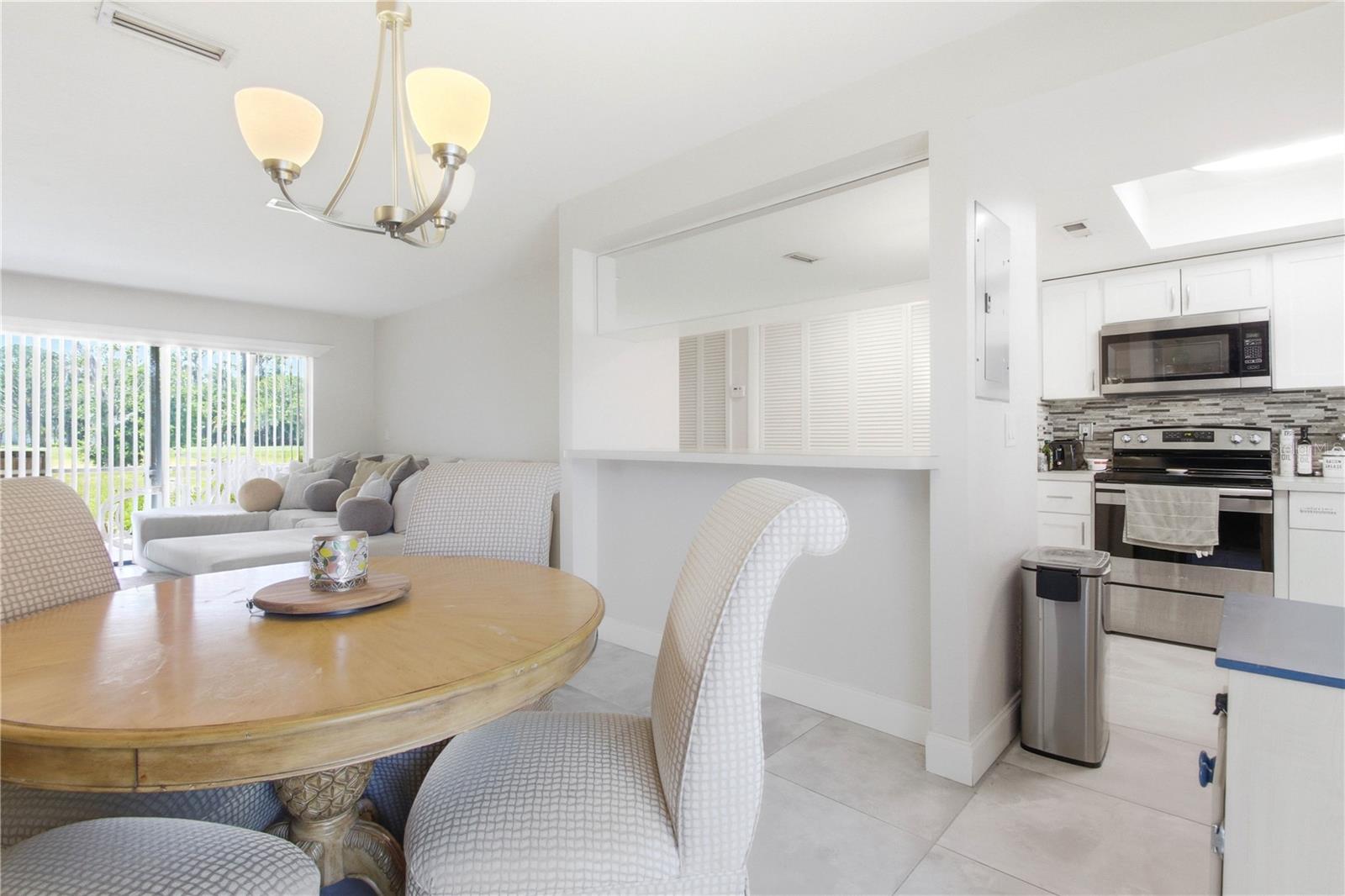 260 MICHAELS CIR, OLDSMAR, FL, 34677