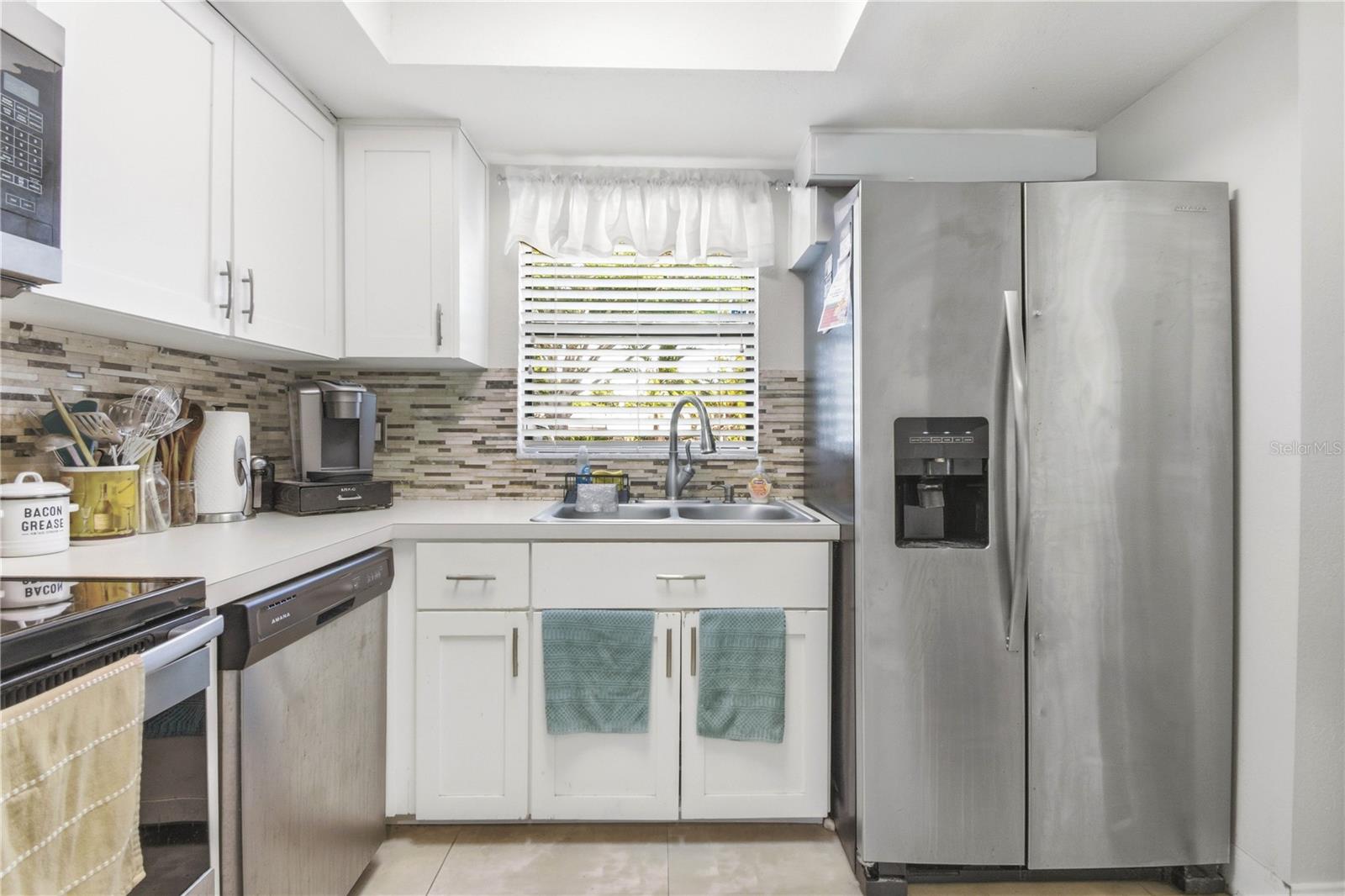260 MICHAELS CIR, OLDSMAR, FL, 34677