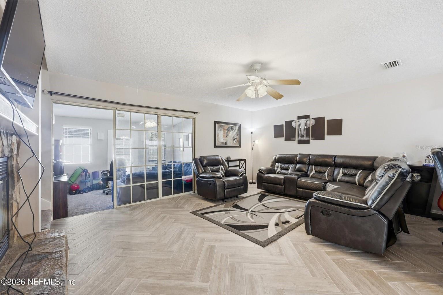 10155 BROOKWOOD FOREST BLVD, JACKSONVILLE, FL, 32225