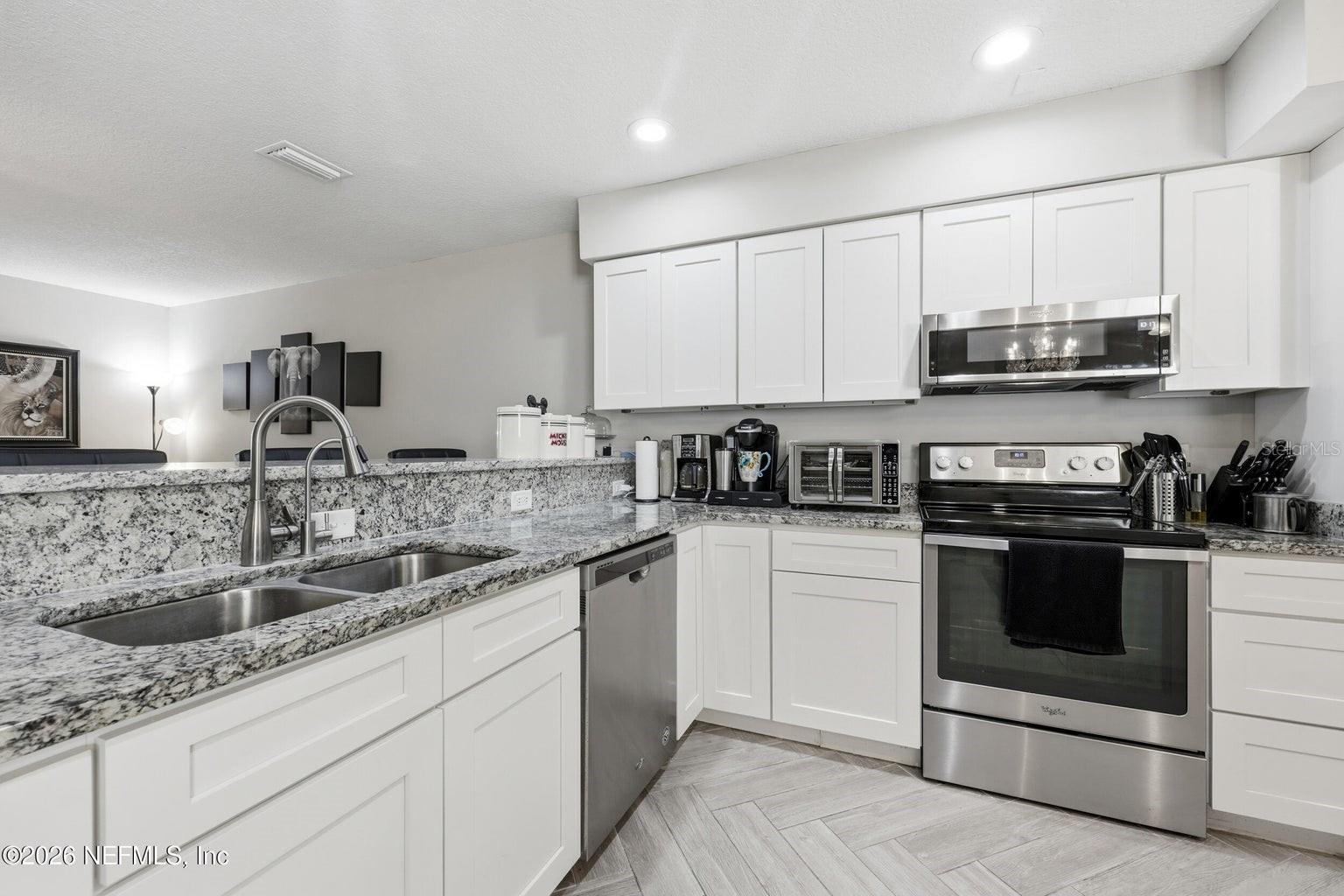 10155 BROOKWOOD FOREST BLVD, JACKSONVILLE, FL, 32225