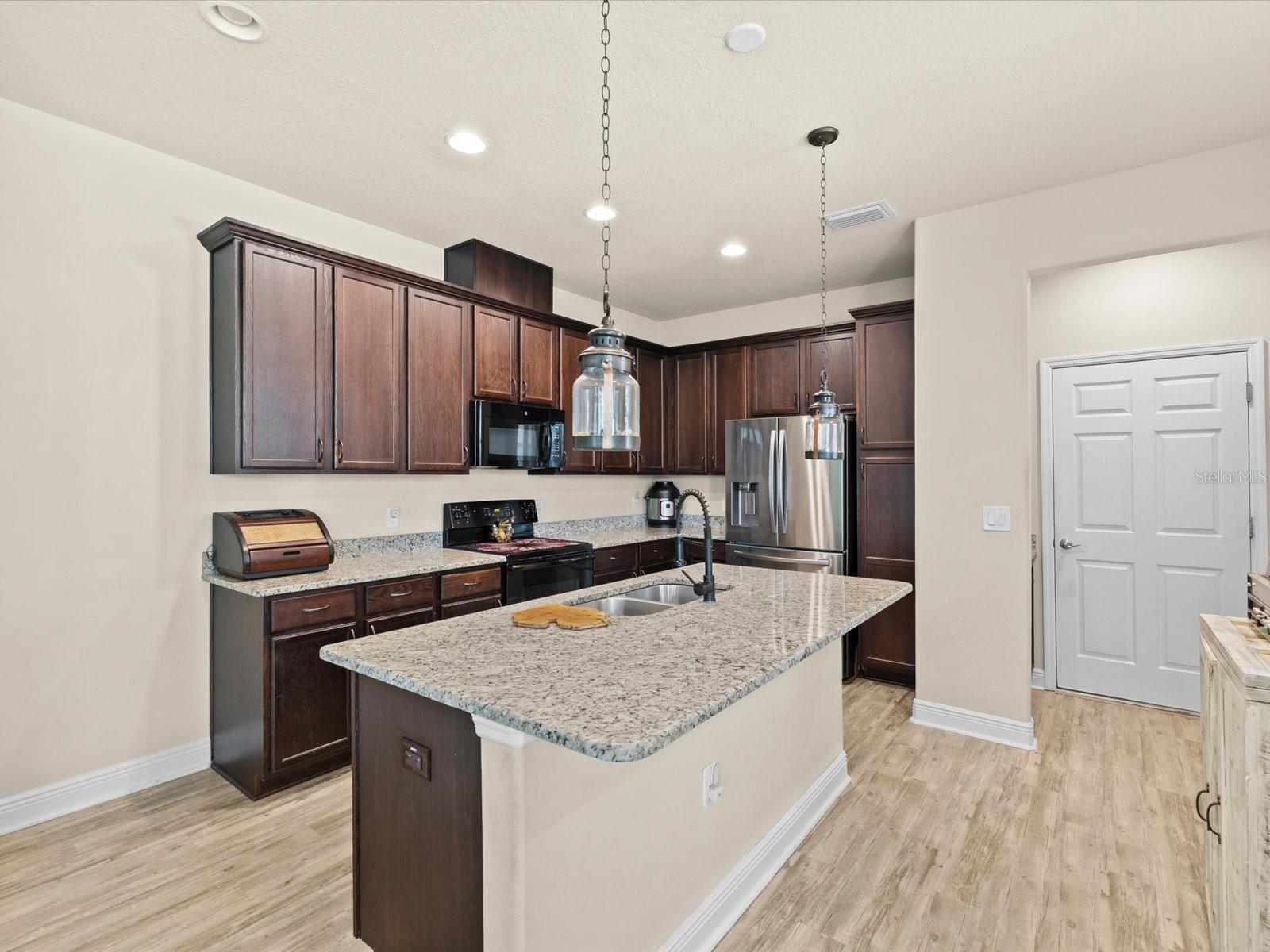 450 HARBOR SPRINGS DR, PALM HARBOR, FL, 34683