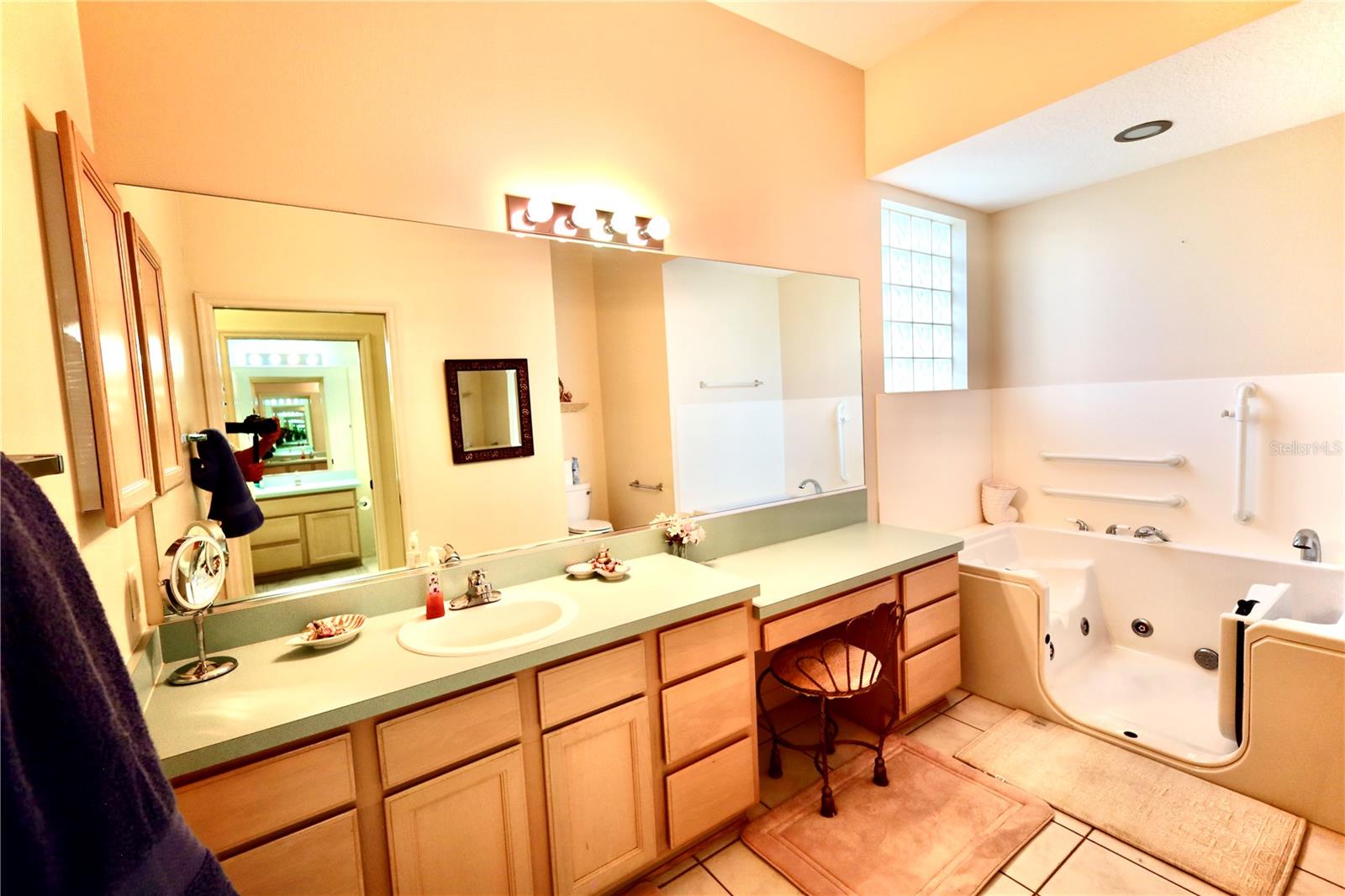 532 CARRERA DR, LADY LAKE, FL, 32159