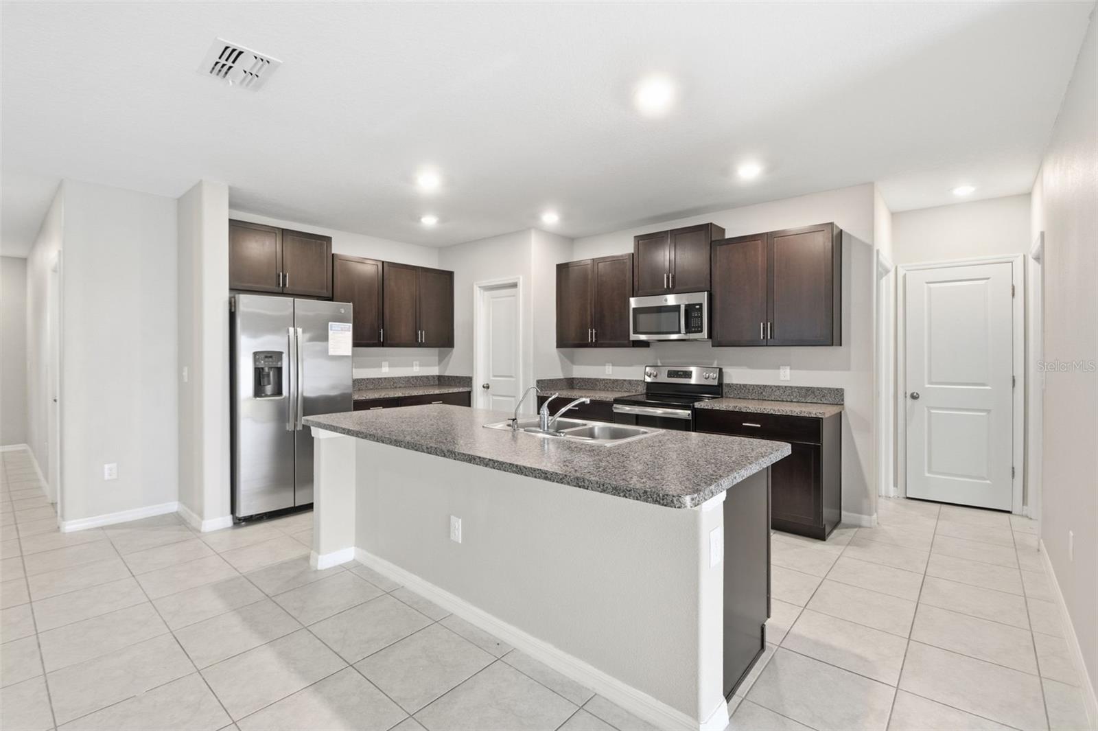 7329 CANTERBURY BELLS CT, TAMPA, FL, 33619