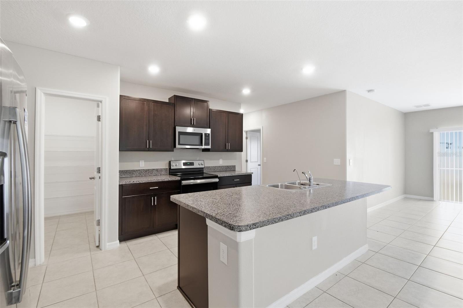 7329 CANTERBURY BELLS CT, TAMPA, FL, 33619