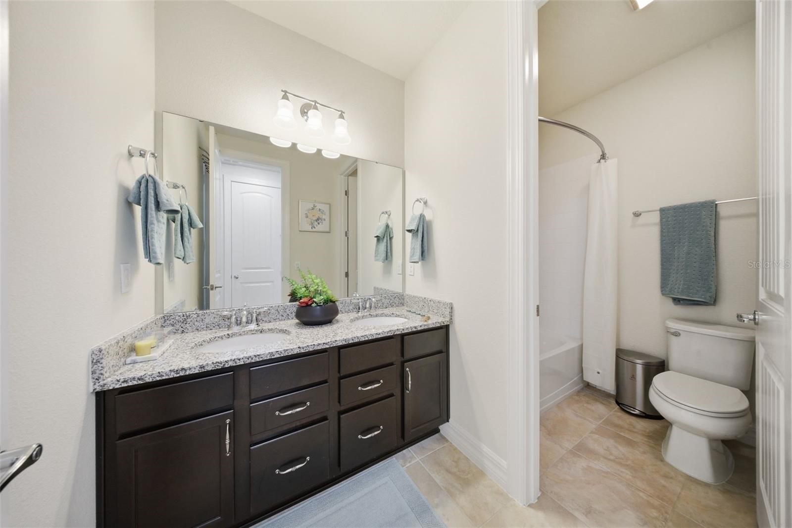 10902 CITRON OAKS DR, ORLANDO, FL, 32836