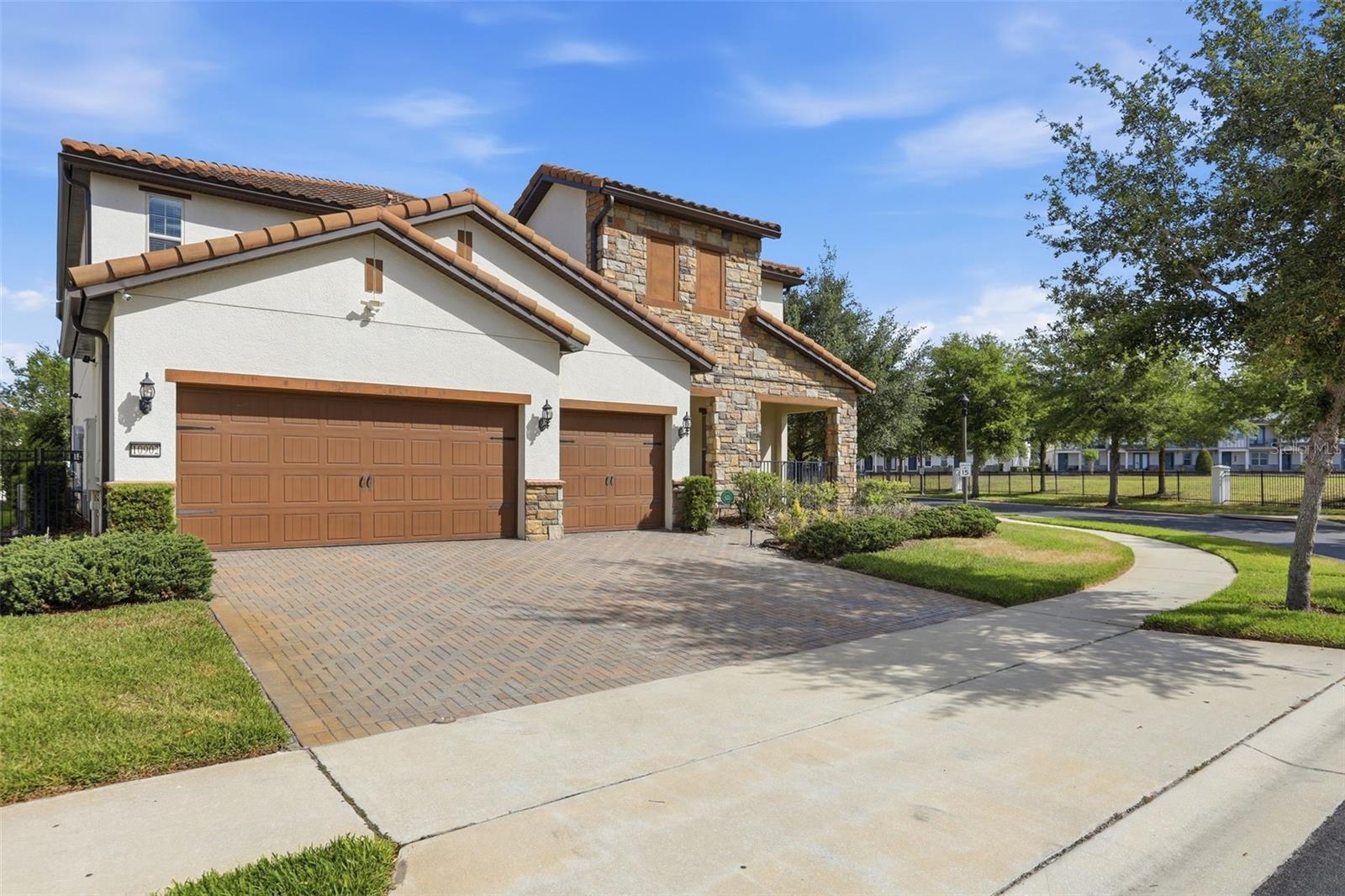 10902 CITRON OAKS DR, ORLANDO, FL, 32836
