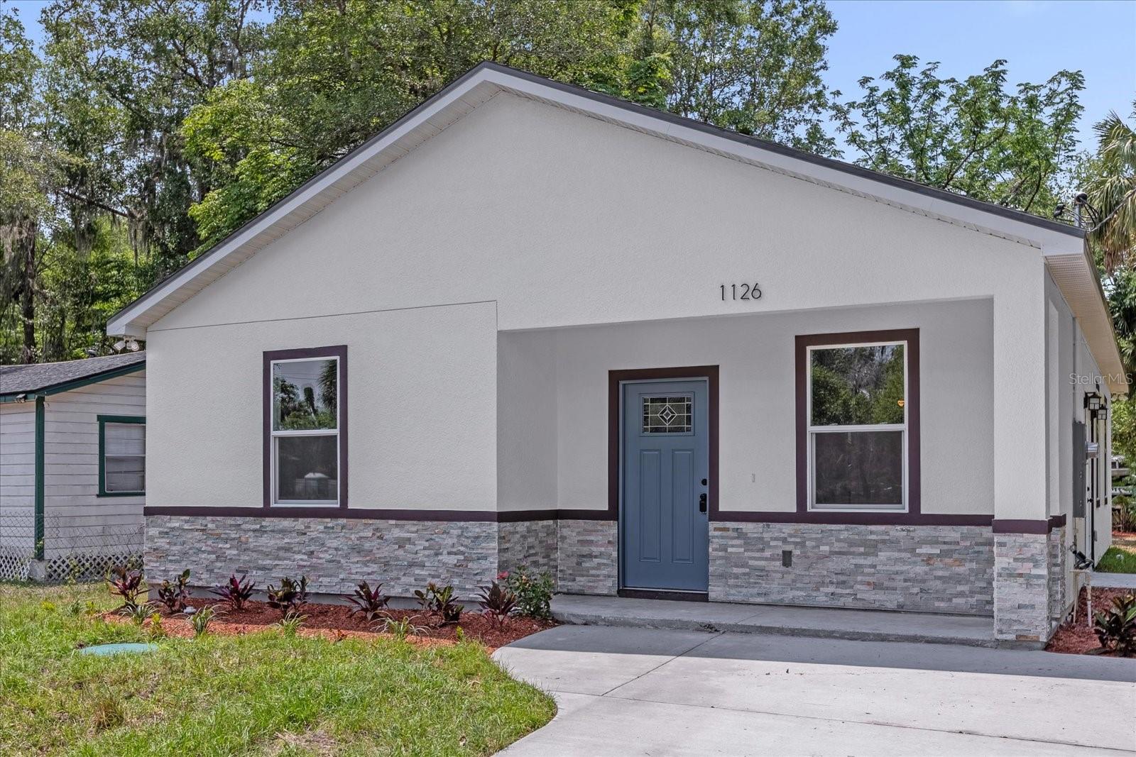 1126 S THOMPSON AVE, DELAND, FL, 32720