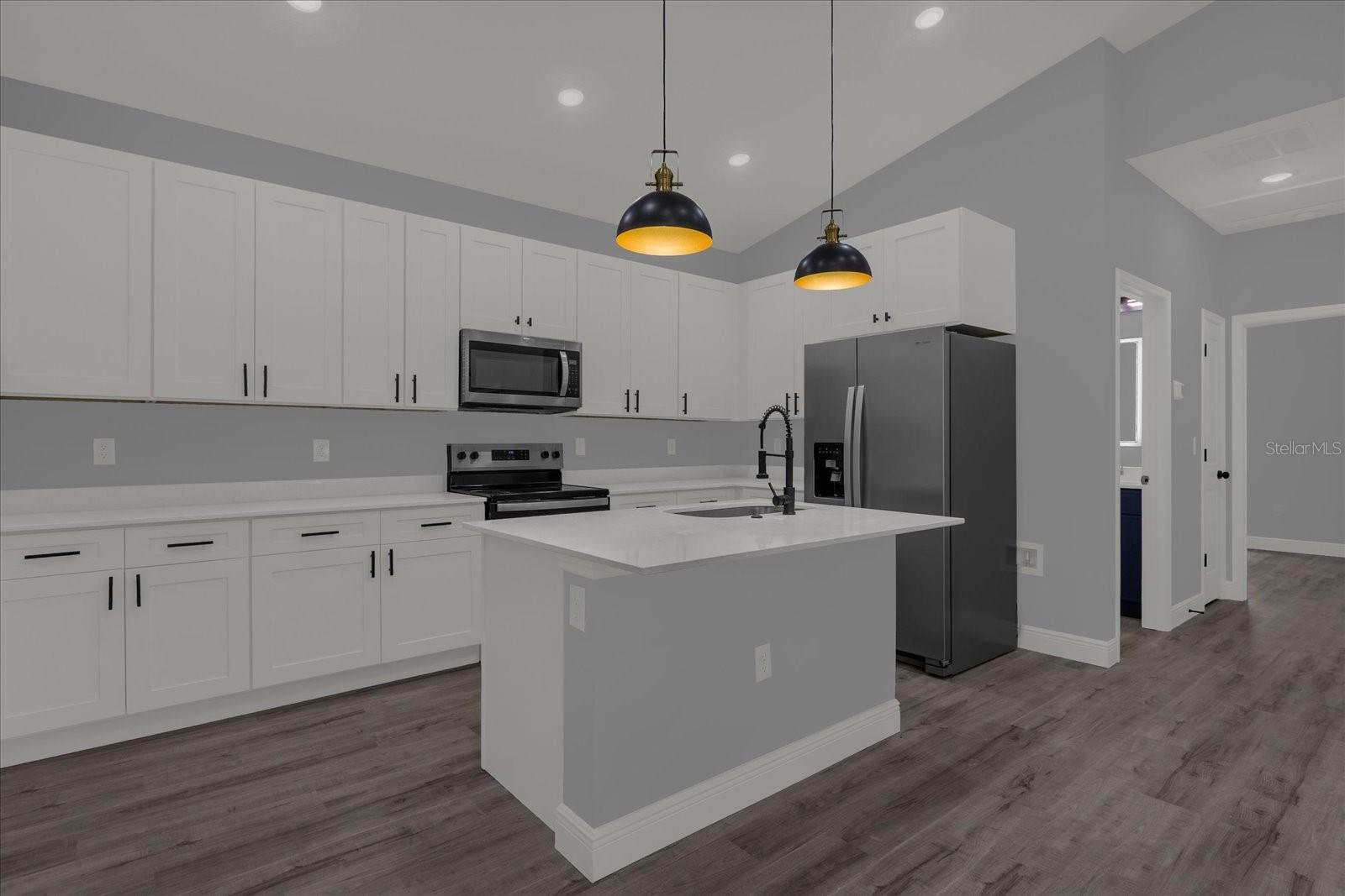 1126 S THOMPSON AVE, DELAND, FL, 32720