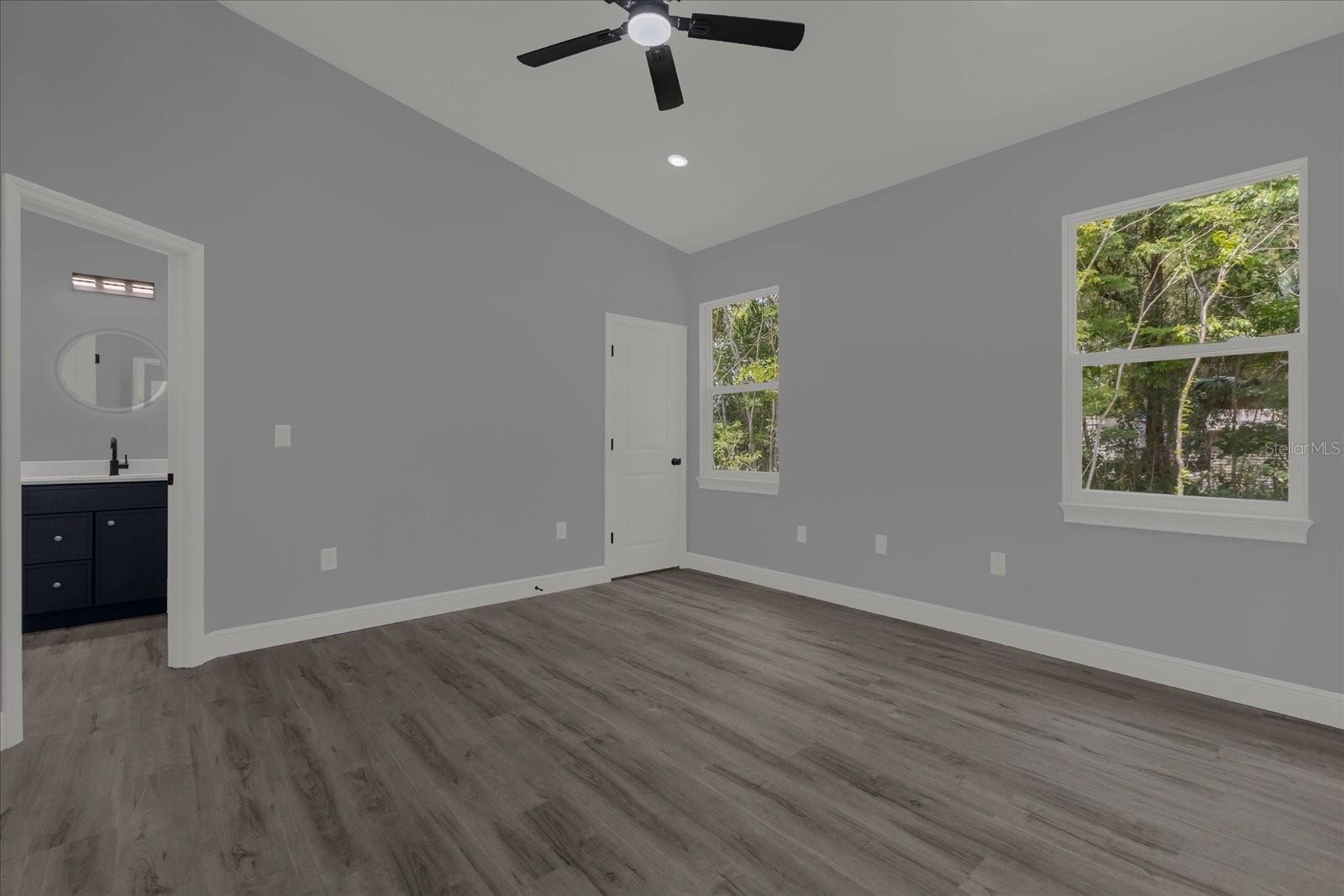 1126 S THOMPSON AVE, DELAND, FL, 32720