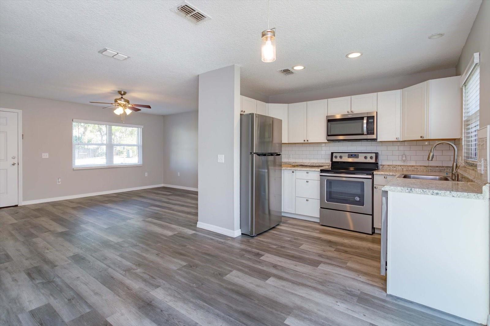 300 BALLARD AVE, DELAND, FL, 32724