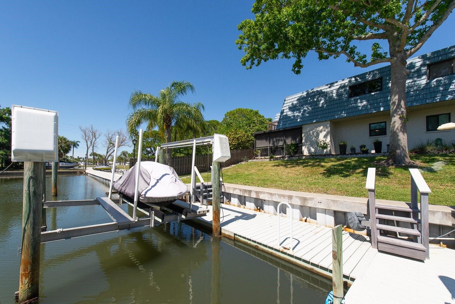 9476 TRADEWINDS AVE, SEMINOLE, FL, 33776