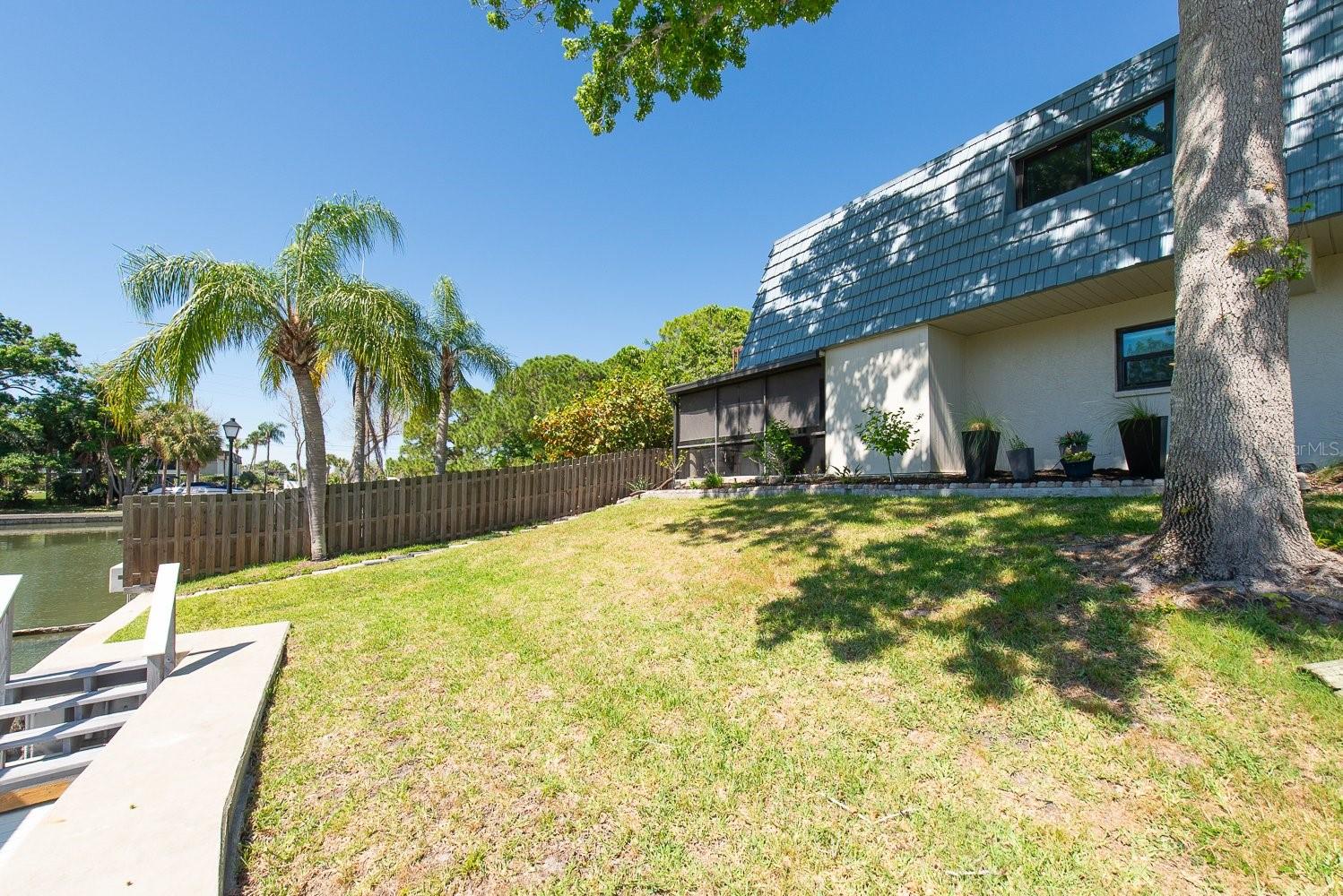 9476 TRADEWINDS AVE, SEMINOLE, FL, 33776