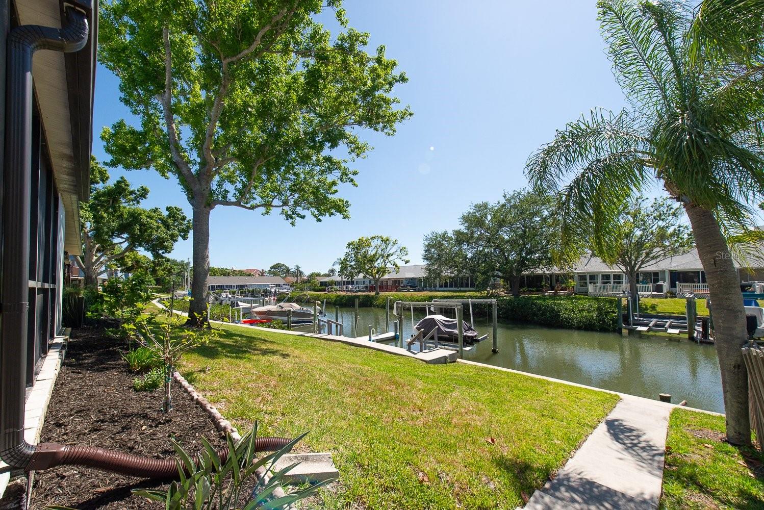 9476 TRADEWINDS AVE, SEMINOLE, FL, 33776