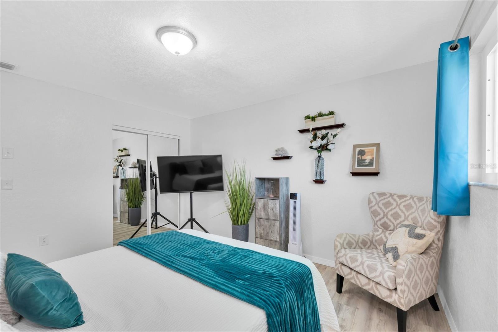 9476 TRADEWINDS AVE, SEMINOLE, FL, 33776