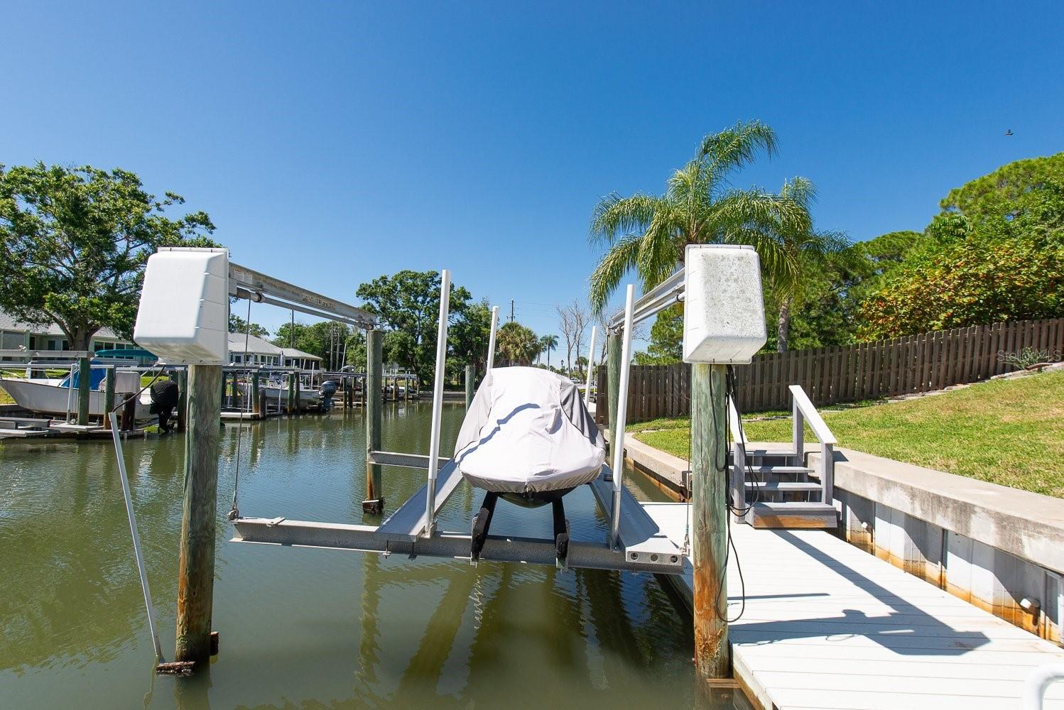 9476 TRADEWINDS AVE, SEMINOLE, FL, 33776