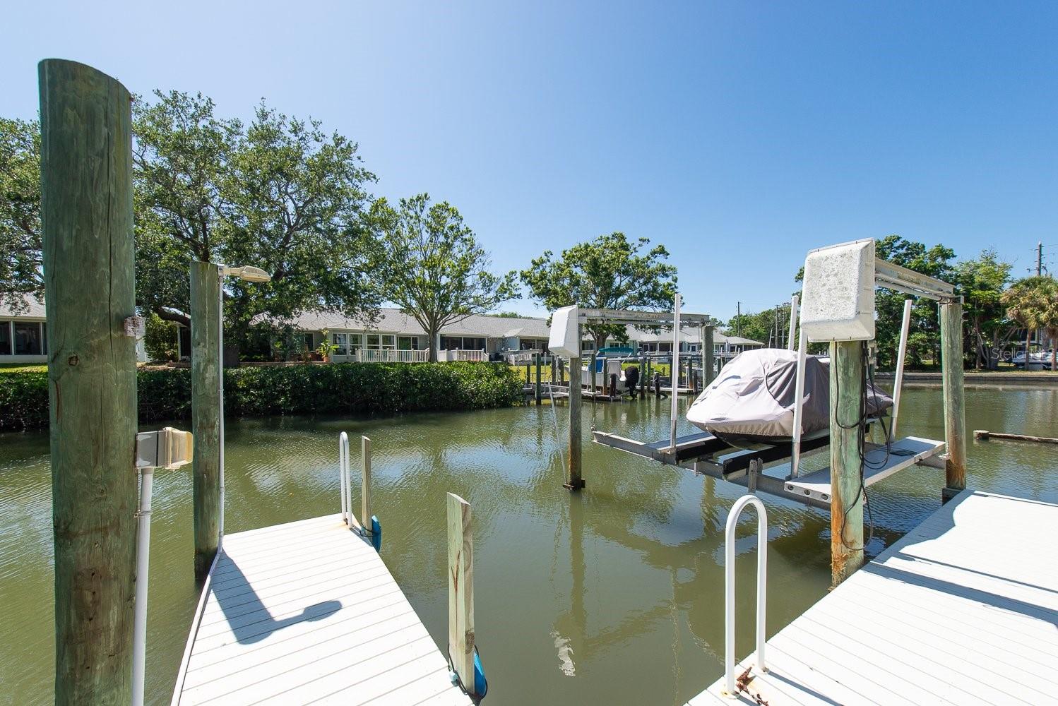 9476 TRADEWINDS AVE, SEMINOLE, FL, 33776