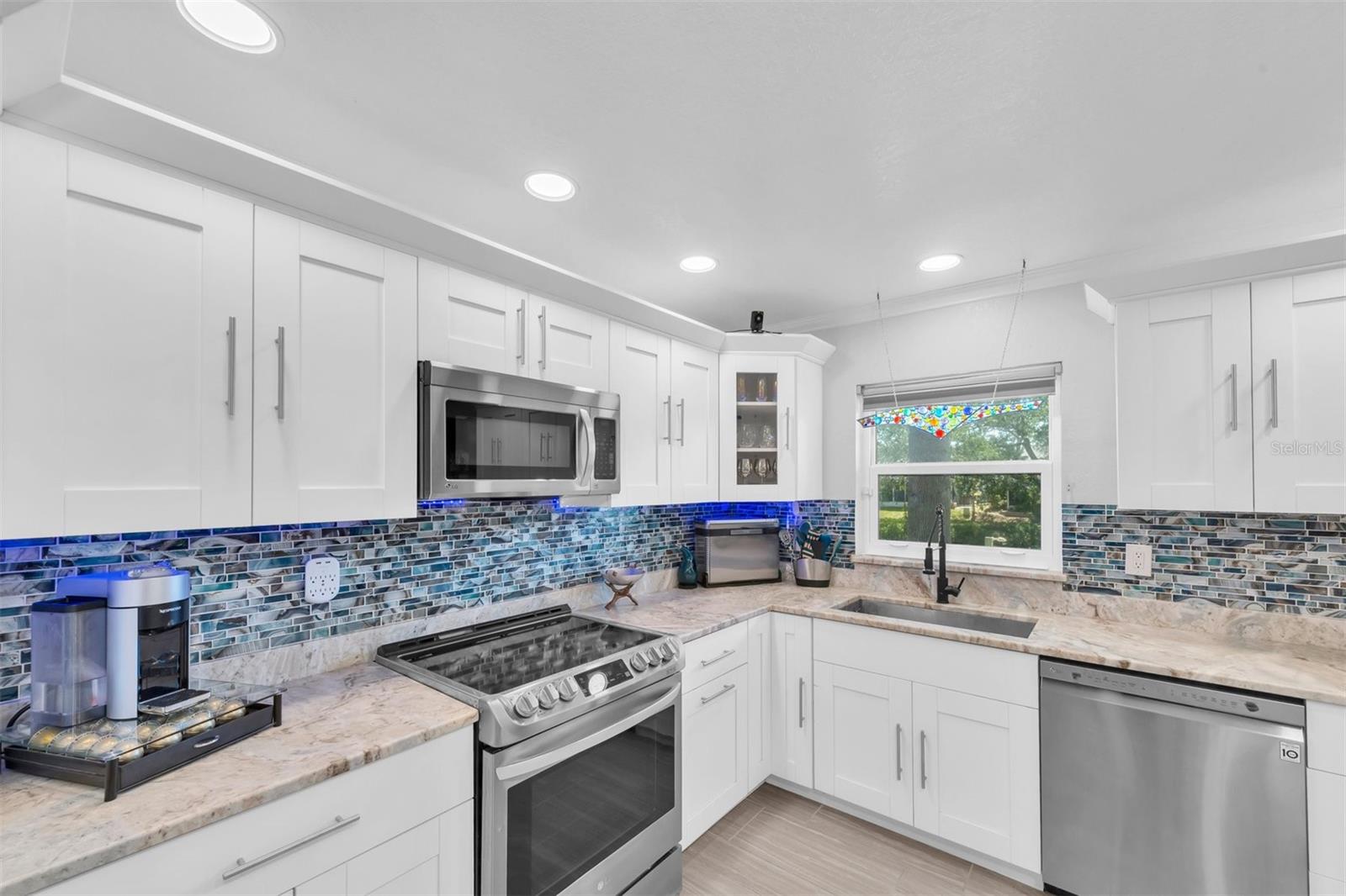 9476 TRADEWINDS AVE, SEMINOLE, FL, 33776