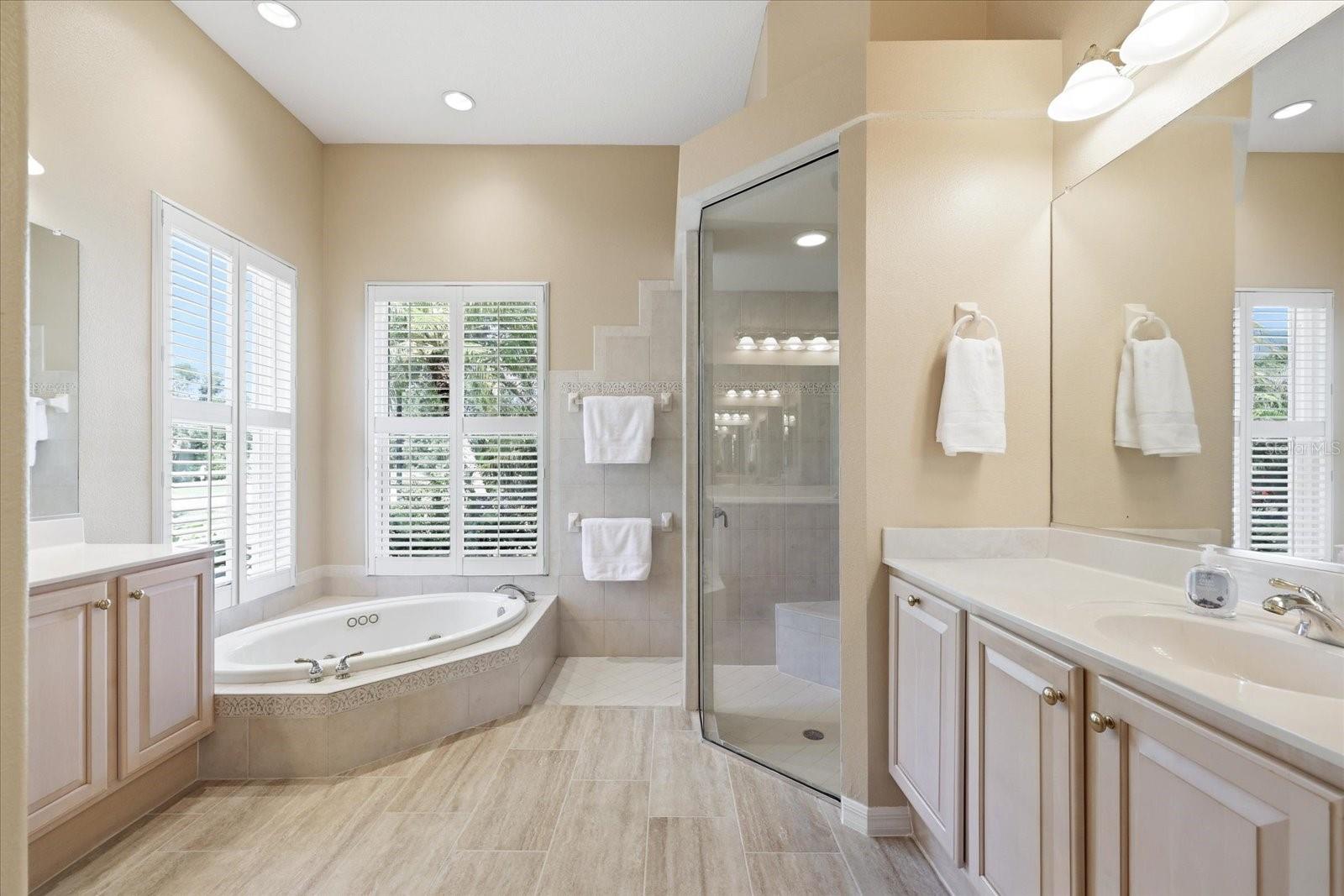 10010 CHERRY HILLS AVENUE CIR, BRADENTON, FL, 34202