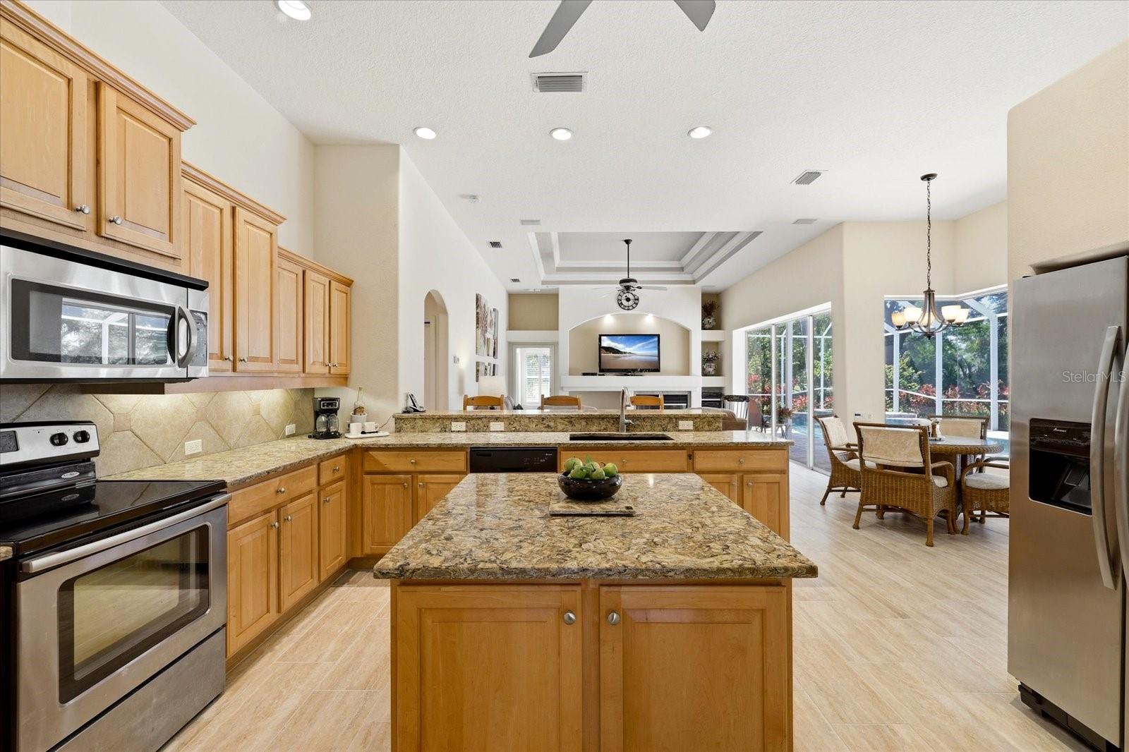 10010 CHERRY HILLS AVENUE CIR, BRADENTON, FL, 34202
