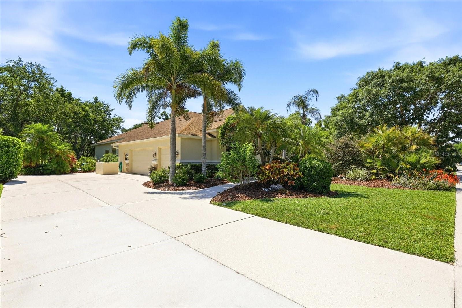 10010 CHERRY HILLS AVENUE CIR, BRADENTON, FL, 34202