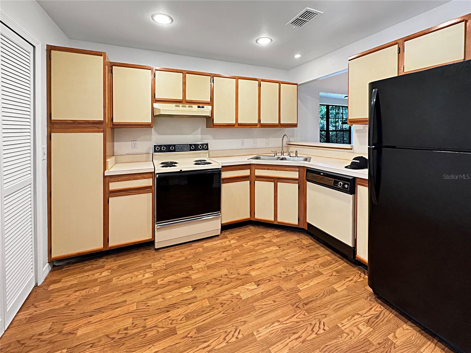5100 BURCHETTE RD #900, TAMPA, FL, 33647