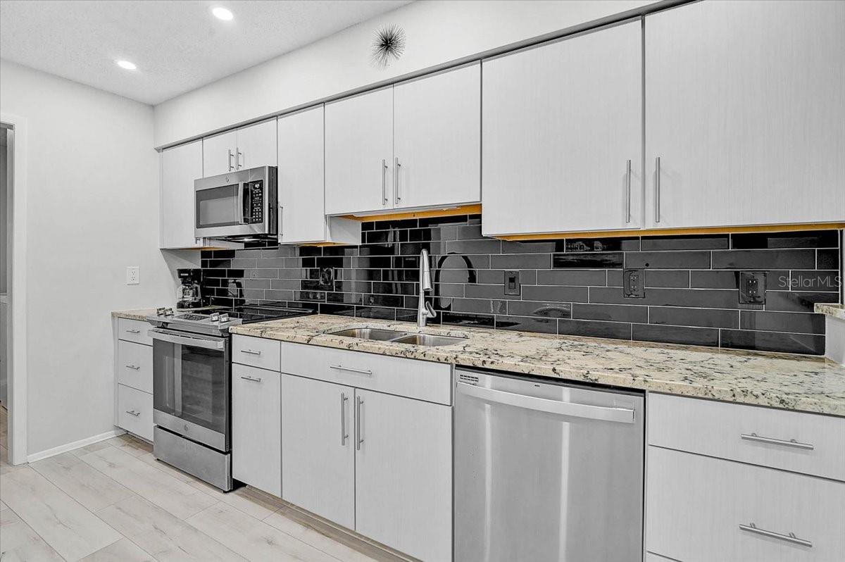 4169 66TH STREET CIR W #H, BRADENTON, FL, 34209