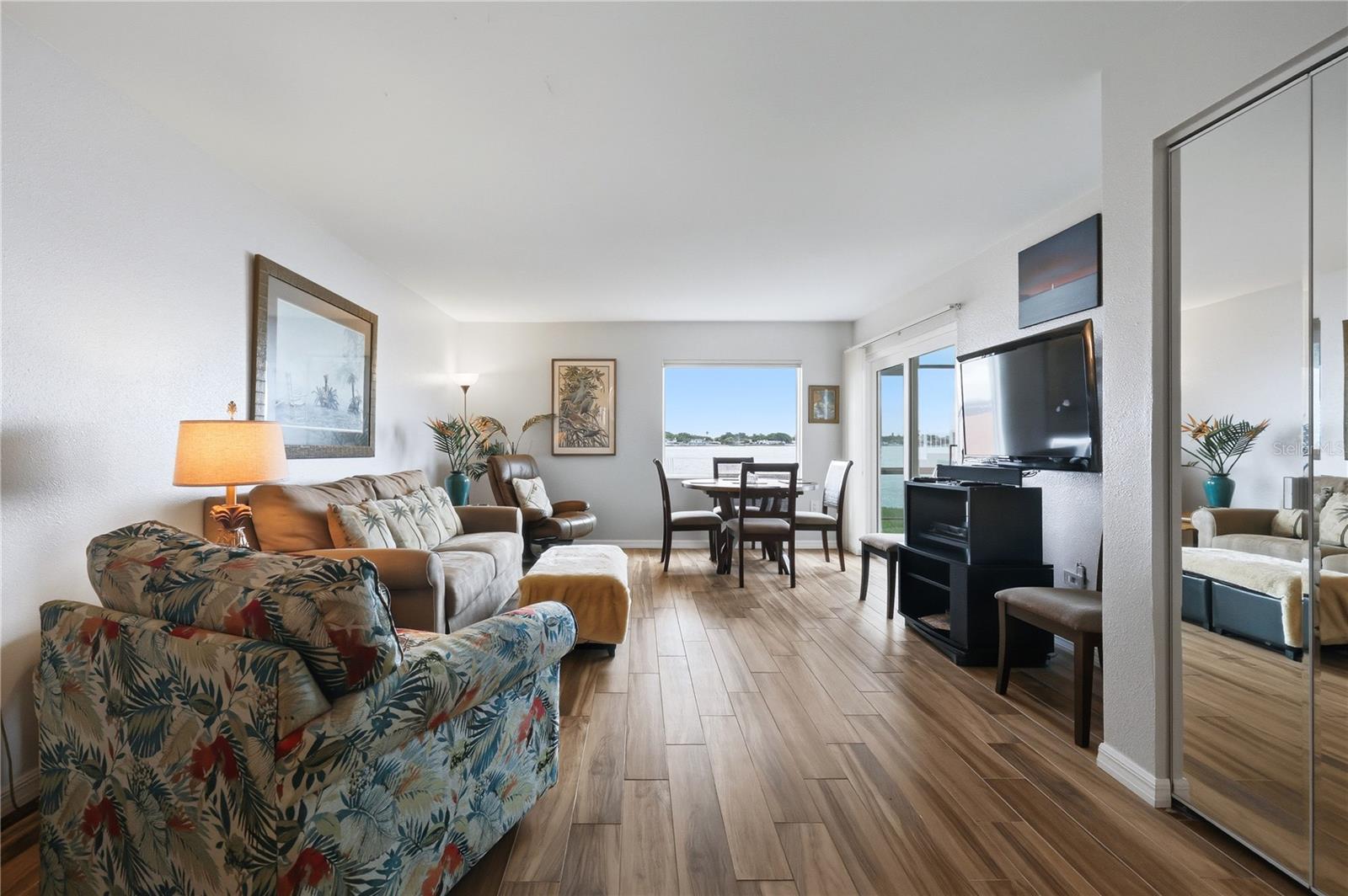 7400 SUNSHINE SKYWAY LN S #111, ST PETERSBURG, FL, 33711