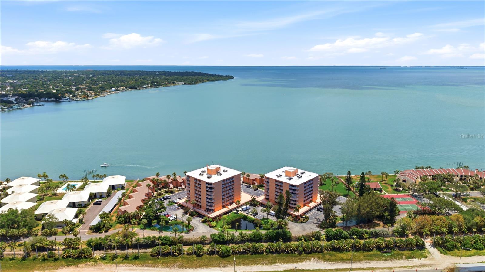 7400 SUNSHINE SKYWAY LN S #111, ST PETERSBURG, FL, 33711