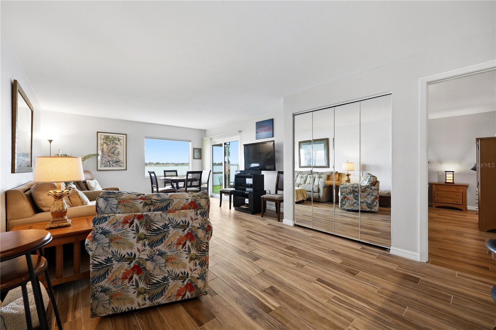 7400 SUNSHINE SKYWAY LN S #111, ST PETERSBURG, FL, 33711