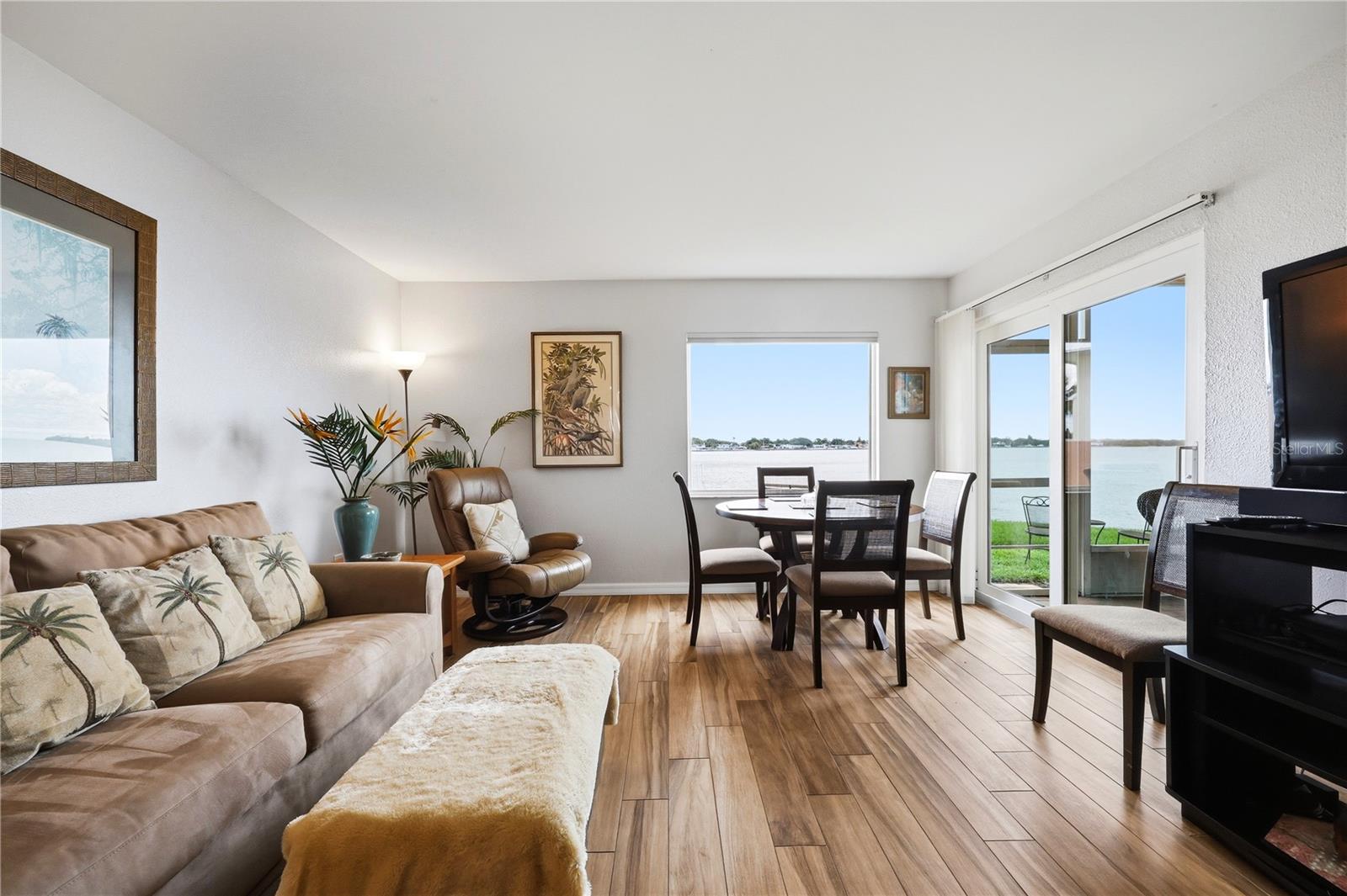 7400 SUNSHINE SKYWAY LN S #111, ST PETERSBURG, FL, 33711