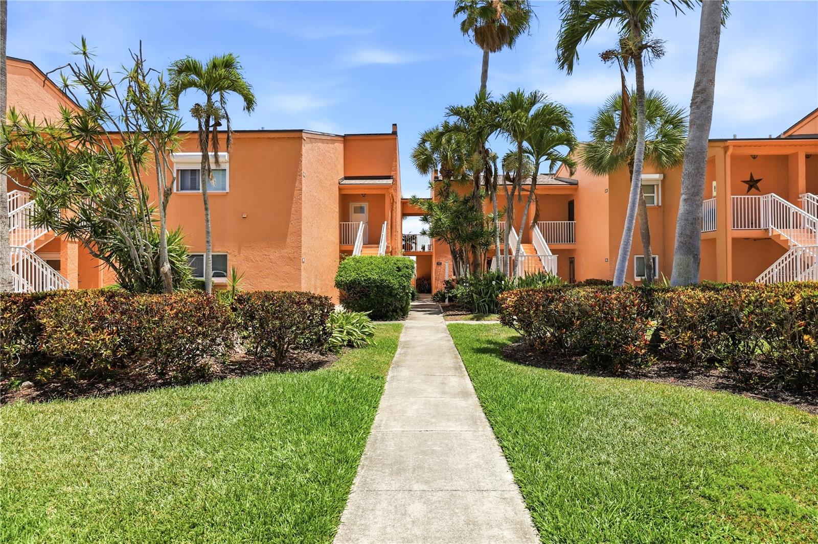 7400 SUNSHINE SKYWAY LN S #111, ST PETERSBURG, FL, 33711