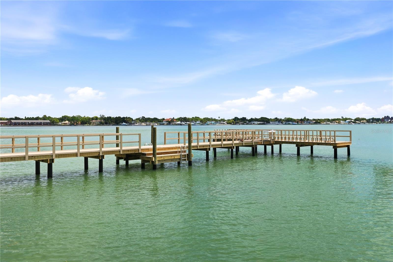 7400 SUNSHINE SKYWAY LN S #111, ST PETERSBURG, FL, 33711