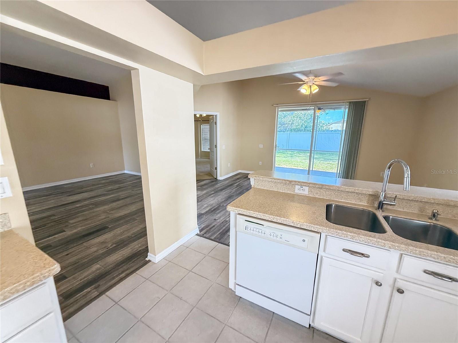 13047 BRIDLEFORD DR, GIBSONTON, FL, 33534