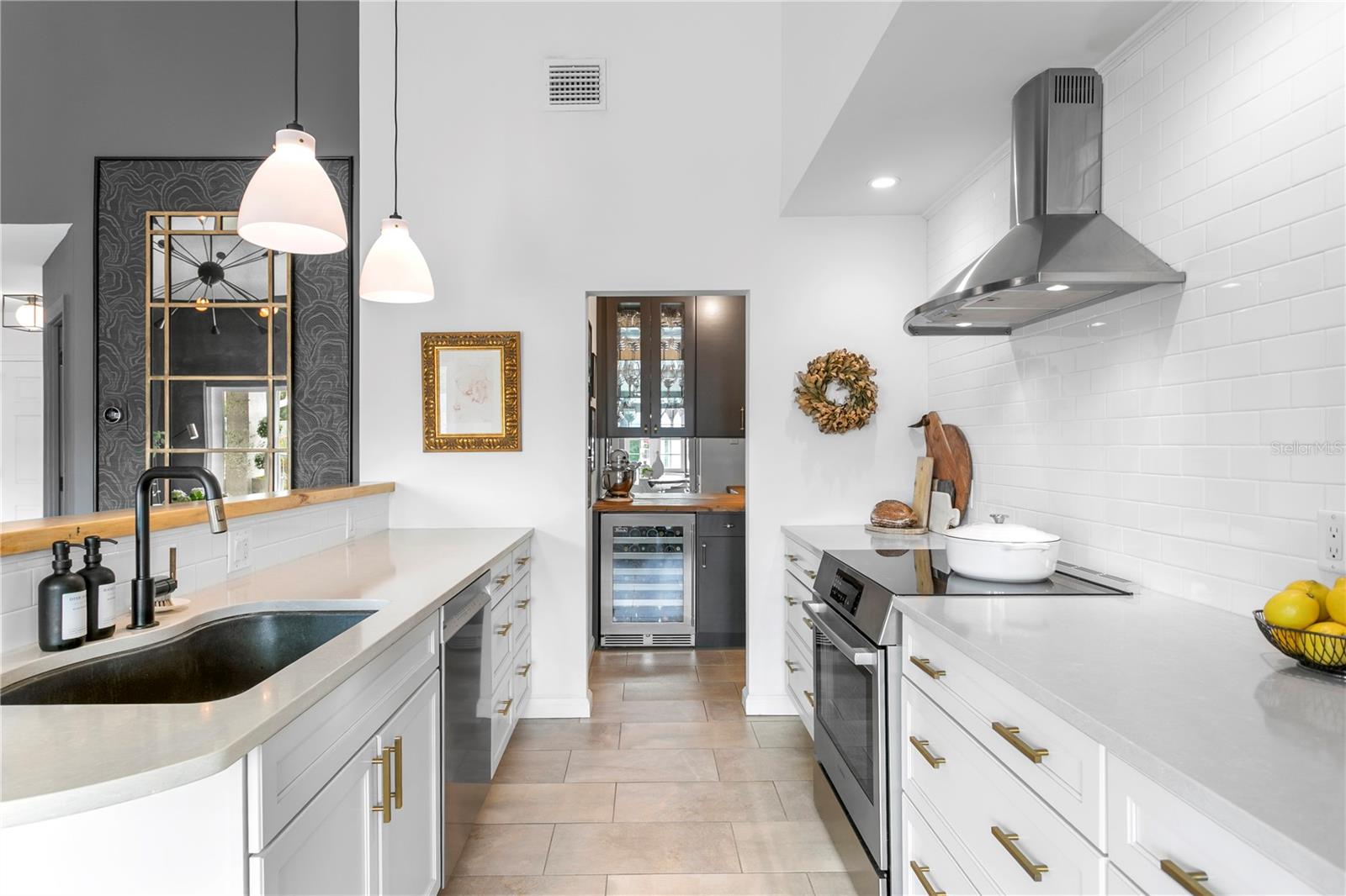 1649 W SNOW CIR #E203, TAMPA, FL, 33606