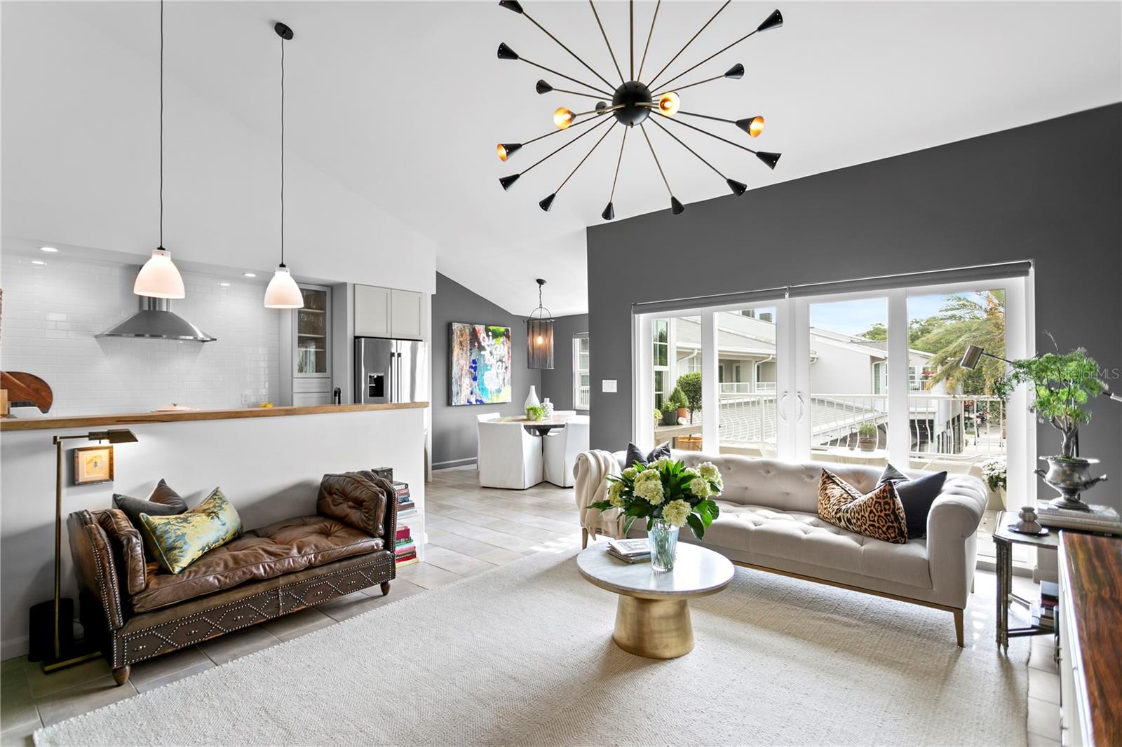 1649 W SNOW CIR #E203, TAMPA, FL, 33606