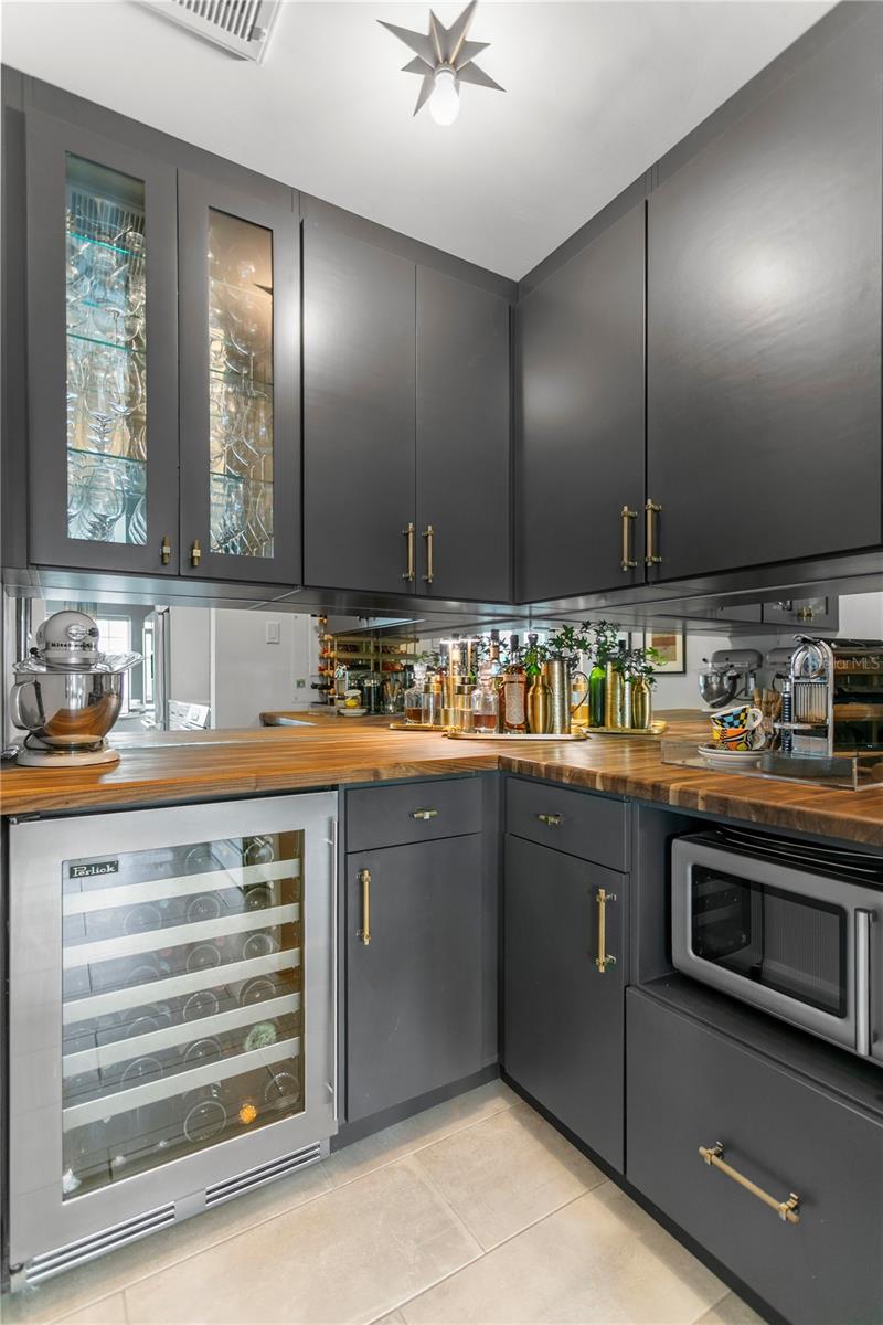 1649 W SNOW CIR #E203, TAMPA, FL, 33606