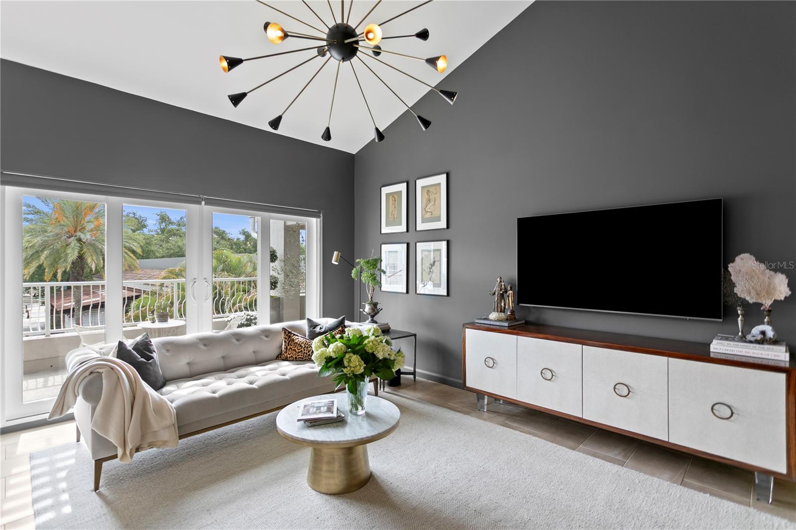 1649 W SNOW CIR #E203, TAMPA, FL, 33606