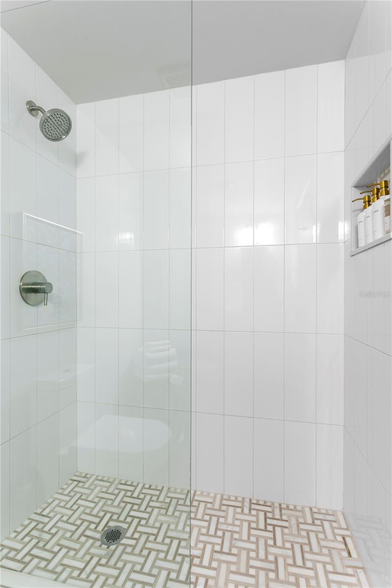 1649 W SNOW CIR #E203, TAMPA, FL, 33606