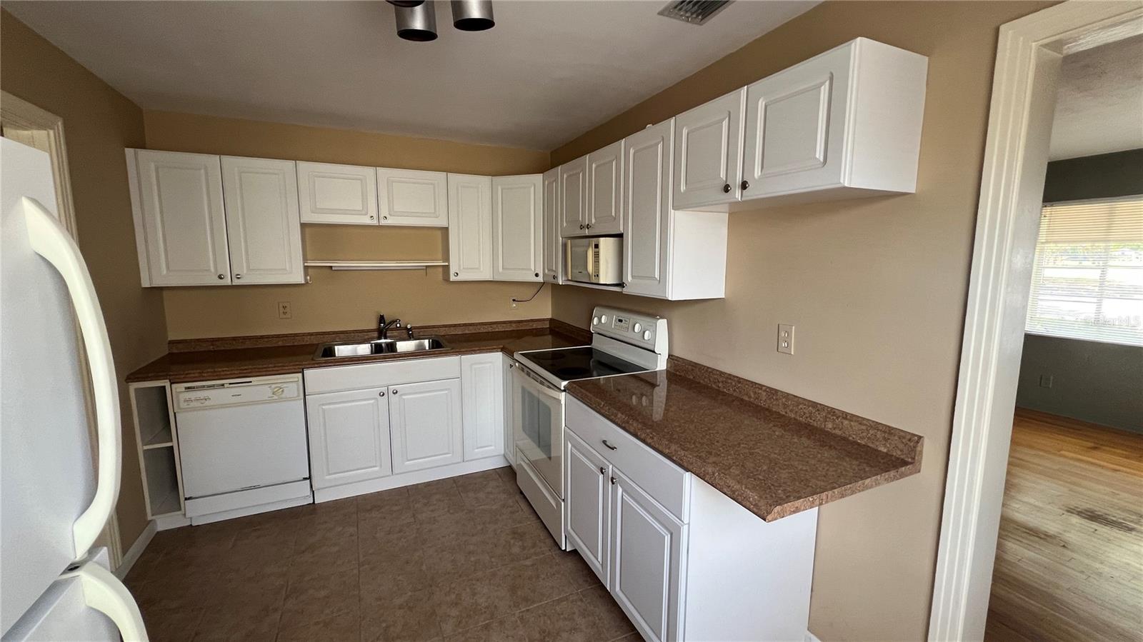 5219 DR MARTIN LUTHER KING JR ST N, ST PETERSBURG, FL, 33703