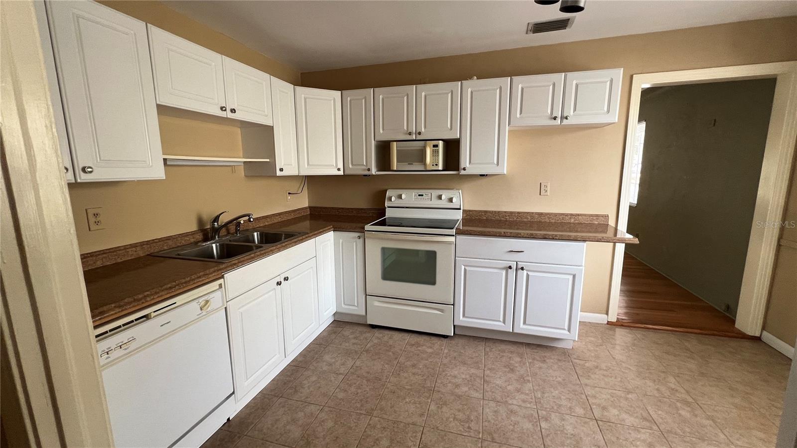 5219 DR MARTIN LUTHER KING JR ST N, ST PETERSBURG, FL, 33703