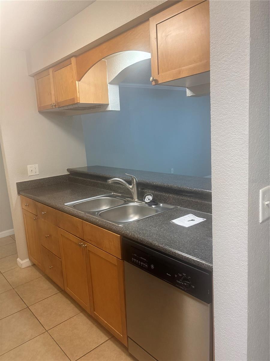 10100 SAILWINDS BLVD N #206, LARGO, FL, 33773