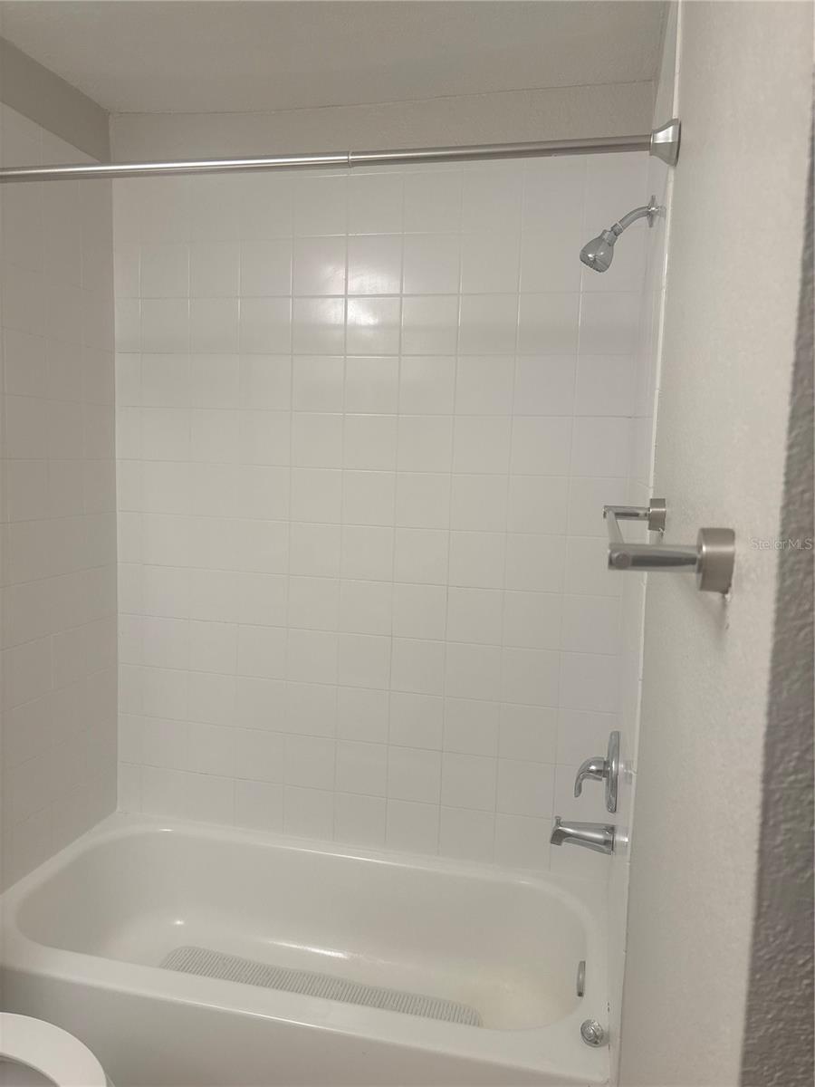 10100 SAILWINDS BLVD N #206, LARGO, FL, 33773