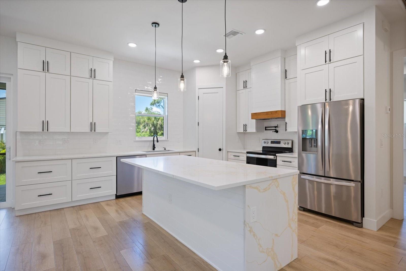 12133 FEDERAL AVE, PORT CHARLOTTE, FL, 33953