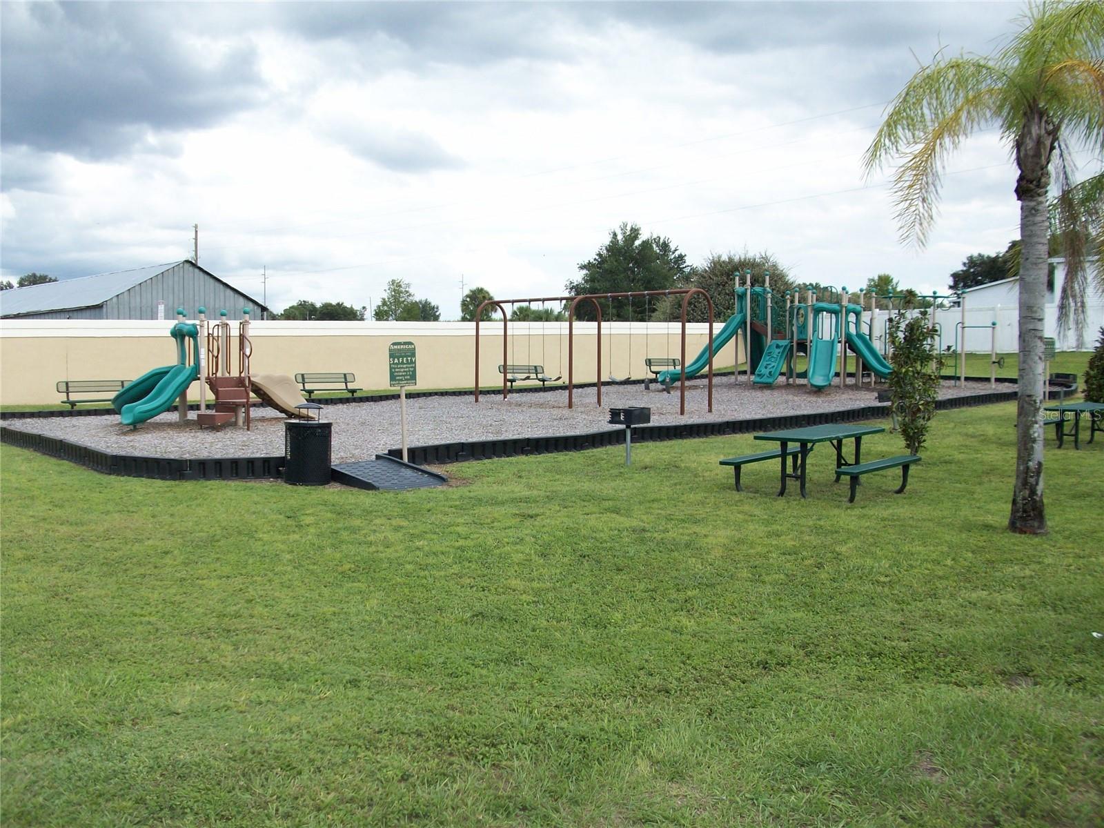 511 COCONUT PALM WAY, DAVENPORT, FL, 33897