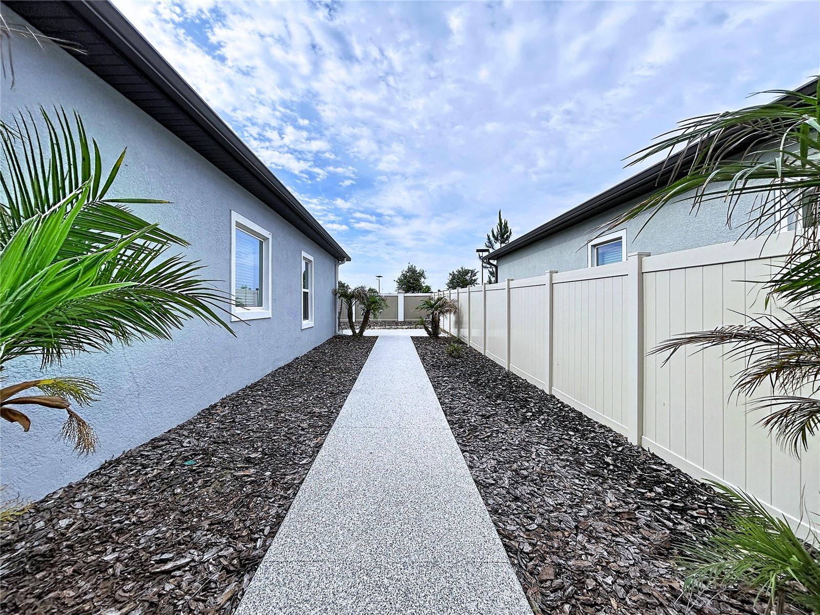 11813 JUNE BRIAR LOOP, SAN ANTONIO, FL, 33576