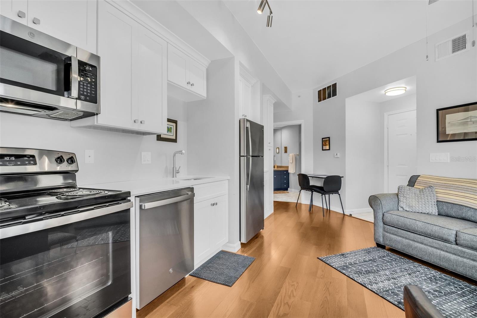 100 4TH AVE S #216, ST PETERSBURG, FL, 33701