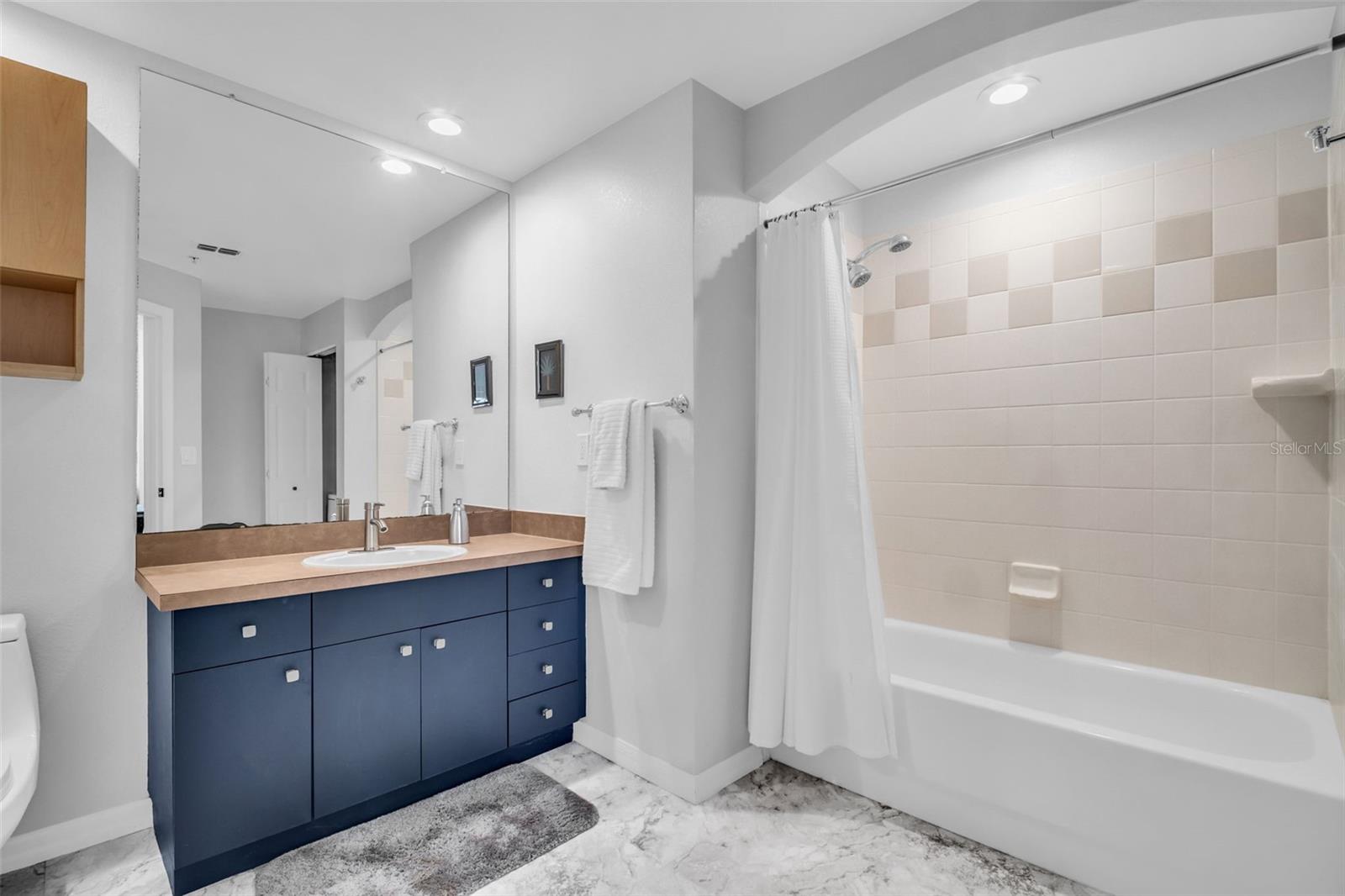 100 4TH AVE S #216, ST PETERSBURG, FL, 33701