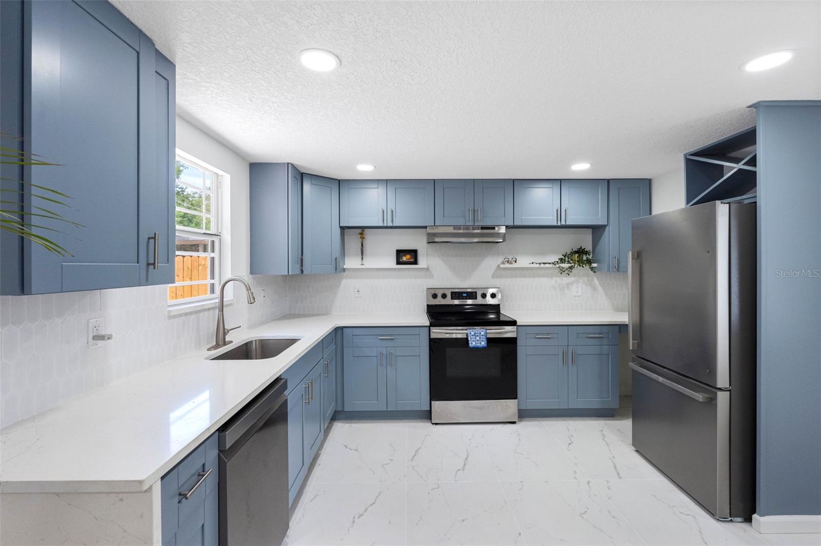 1208 E CHILKOOT AVE, TAMPA, FL, 33612