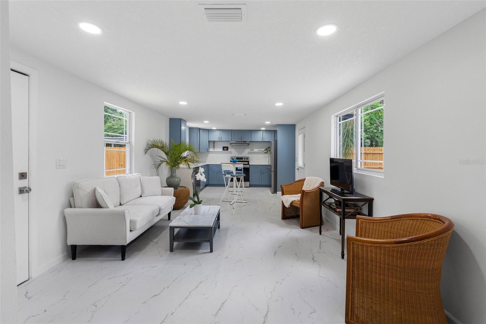 1208 E CHILKOOT AVE, TAMPA, FL, 33612