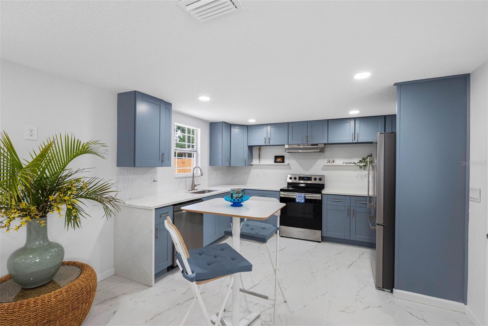 1208 E CHILKOOT AVE, TAMPA, FL, 33612